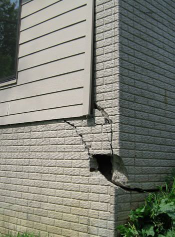 severe cracking of structural walls in Hibbing