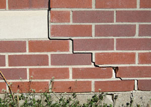 a foundation wall crack on a Hibbing home.