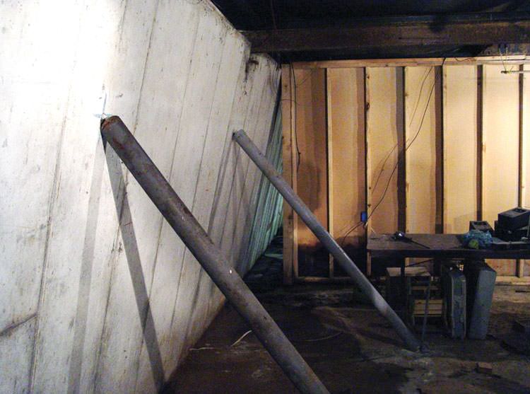 dbsrepair-signsofbowing-foundationwalls-1